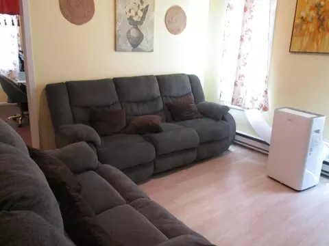 Living - 430 Plainfield St, Springfield, MA 01107 photo 2 of 3
