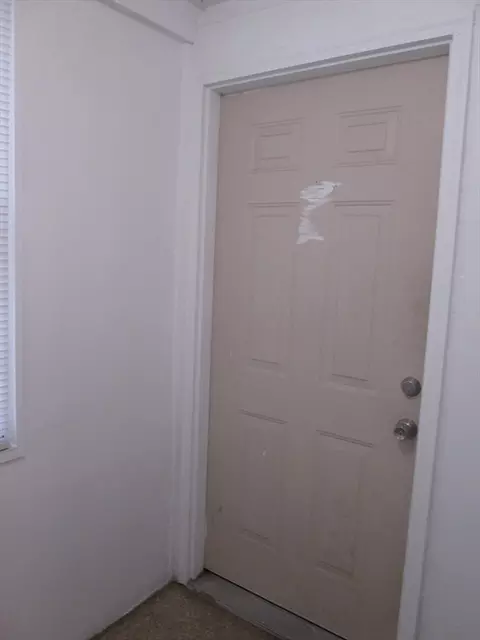 Entry Way - 430 Plainfield St, Springfield, MA 01107 photo 2 of 4