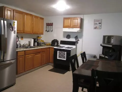Kitchen - 430 Plainfield St, Springfield, MA 01107 photo 1 of 4