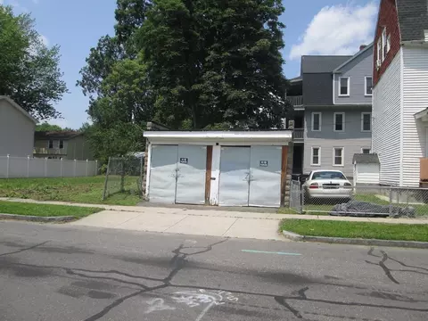 Exterior - 430 Plainfield St, Springfield, MA 01107 photo 5 of 8