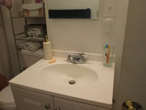 Bath - 430 Plainfield St, Springfield, MA 01107 photo 1 of 5