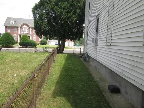 Exterior - 430 Plainfield St, Springfield, MA 01107 photo 7 of 8