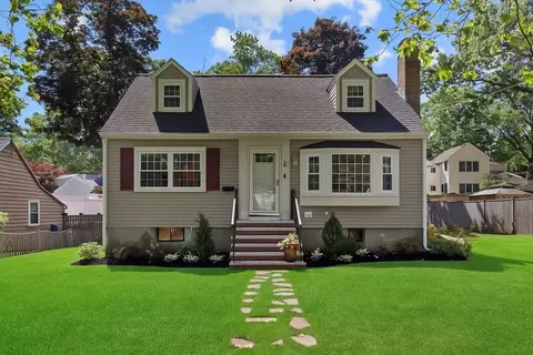 28 Sycamore Rd, Melrose, MA 02176