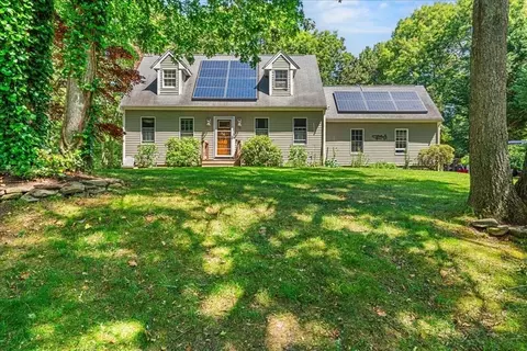 19 Forest Rd, Forestdale, MA 02644