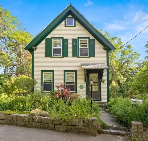 11 Hickory St, Gloucester, MA 01930 photo 32
