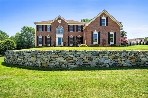 21 Morgan Dr, Grafton, MA 01536