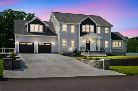 2 Rose Ann Ct, Seekonk, MA 02771