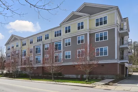 130 Tremont St #407, Melrose, MA 02176