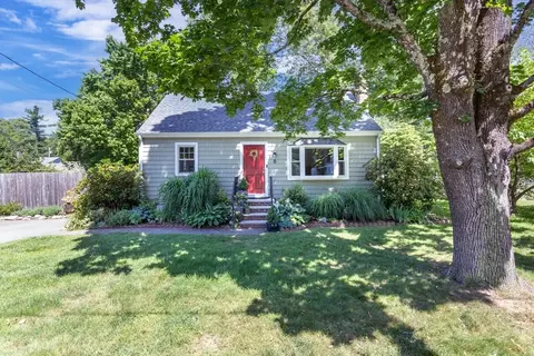 8 May St, Sharon, MA 02067