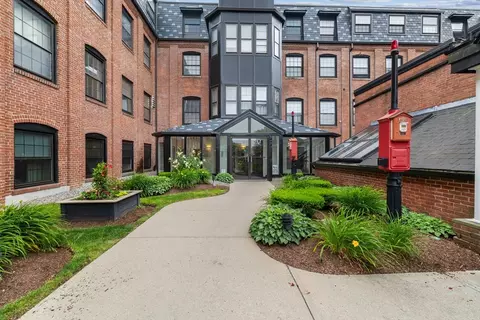 21 Linden St #210, Quincy, MA 02170