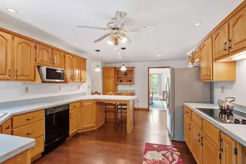 95 Willis Rd, Gardner, MA 01440 photo 14