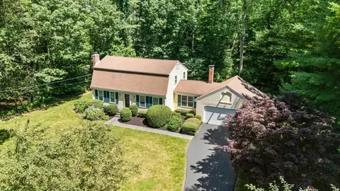 11 Laurel Dr, Scituate, MA 02066