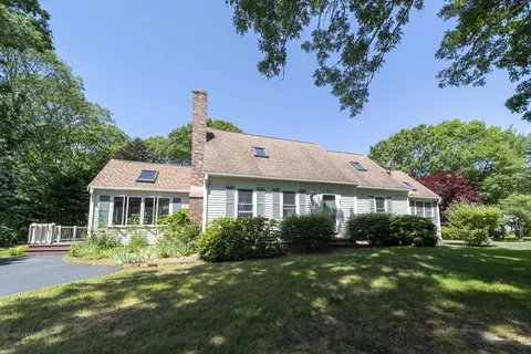36 Sadys Ln, Falmouth, MA 02536