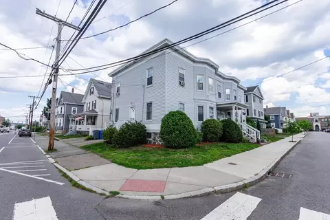 132 Myrtle St #1, Waltham, MA 02453