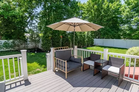 Exterior - 6 Hickory Rd, Natick, MA 01760 photo 4 of 8
