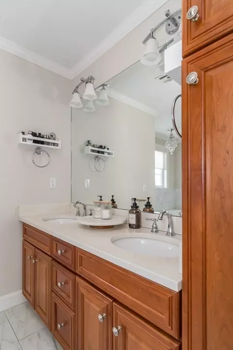 Bath - 6 Hickory Rd, Natick, MA 01760 photo 3 of 6