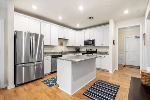 90 Trotter Rd #309, Weymouth, MA 02190