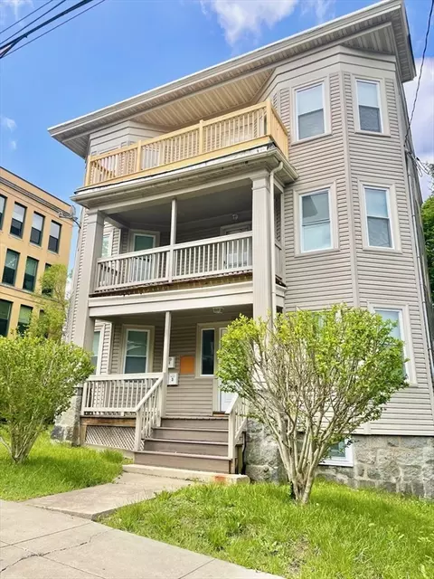 50 Lithgow St, Dorchester Center, MA 02124