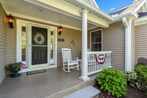 11 Lebeau Dr #11, Middleton, MA 01949