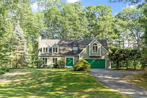 28 Hubbard Ln, Groton, MA 01450