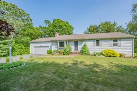 23 Cromwell Dr, Yarmouth, MA 02675