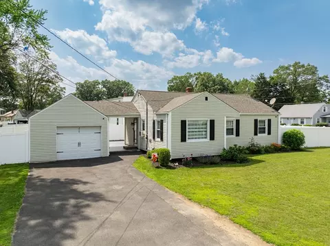 214 Spear Rd, Springfield, MA 01119 photo 2