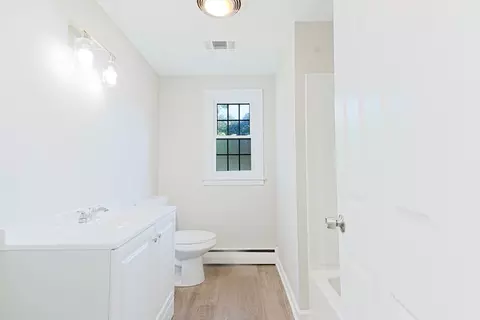 102 Mccarthy Ave, Chicopee, MA 01020 photo 8