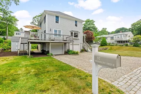 37 Berkeley Dr, Falmouth, MA 02536