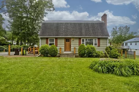 7 Summit Dr, Westfield, MA 01085