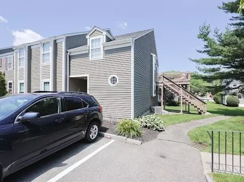 14 Shaw Farm Rd #14, Canton, MA 02021
