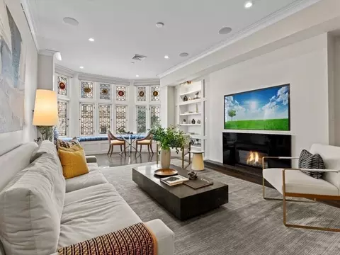 647 Boylston St #3A, Boston, MA 02116