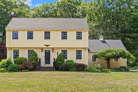10 Prancing Rd, Chelmsford, MA 01824