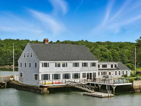 672 Washington St, Gloucester, MA 01930