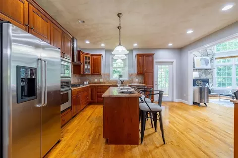 2 Regency Rdg, Andover, MA 01810 photo 5