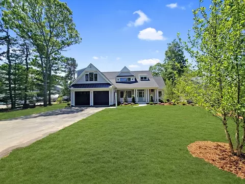 46 Airpark Dr, Falmouth, MA 02536