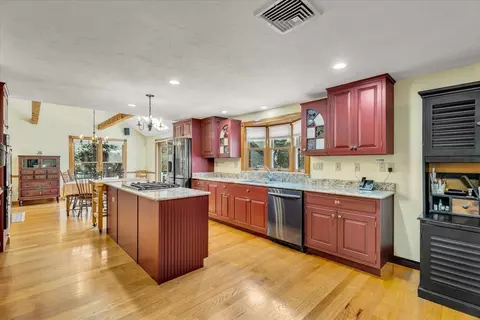 68 Whippoorwill Cir, Mashpee, MA 02649 photo 10