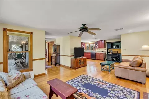 68 Whippoorwill Cir, Mashpee, MA 02649 photo 4