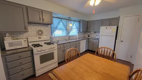1285 Pendleton Ave #1285, Chicopee, MA 01022 photo 3