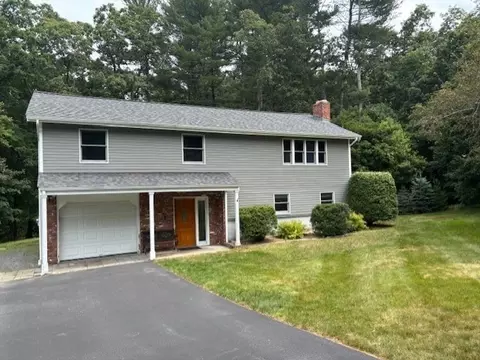36 Cambridge St, Chelmsford, MA 01824