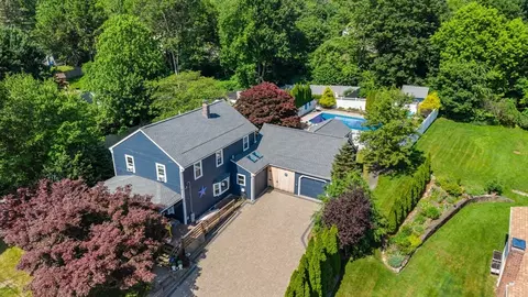 56 Francis Ave, Shrewsbury, MA 01545