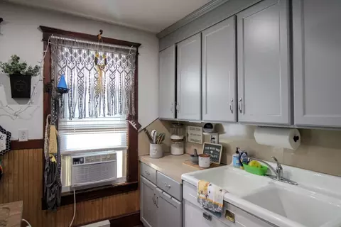 116 Muzzy St, Chicopee, MA 01020 photo 10