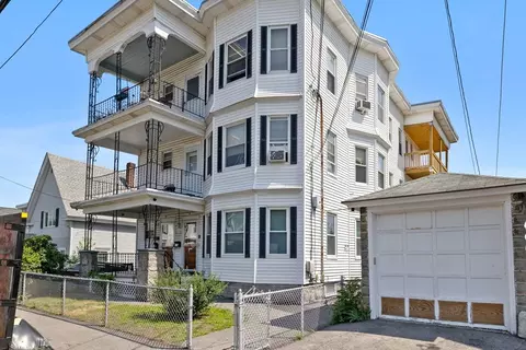 31 Woodland St, Lawrence, MA 01841