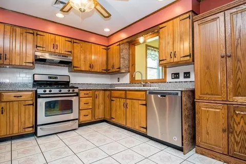 337 Mendall Rd, Acushnet, MA 02743 photo 12