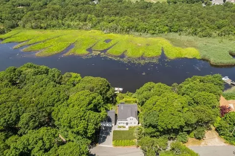 45 Green Pond Rd, Falmouth, MA 02536