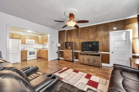 140 Chestnut St #804, Springfield, MA 01103