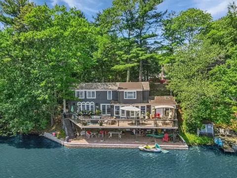 220 Oakridge Ave, North Attleboro, MA 02760
