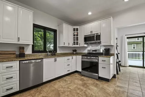38 Circuit Ave E, Worcester, MA 01603 photo 12