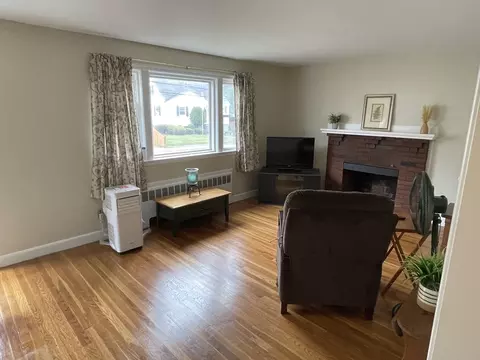 45 Leonard St, Dedham, MA 02026 photo 2