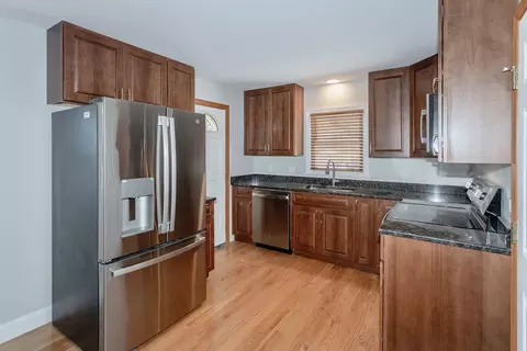 254 Redlands St, Springfield, MA 01104 photo 3