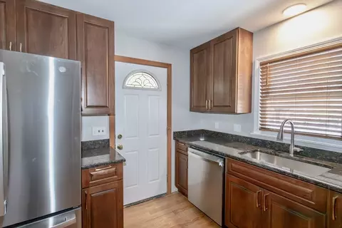 254 Redlands St, Springfield, MA 01104 photo 7